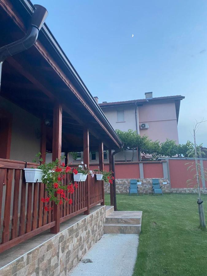 Къща за гости детелина - лина Сапарева Баня Екстер'єр фото